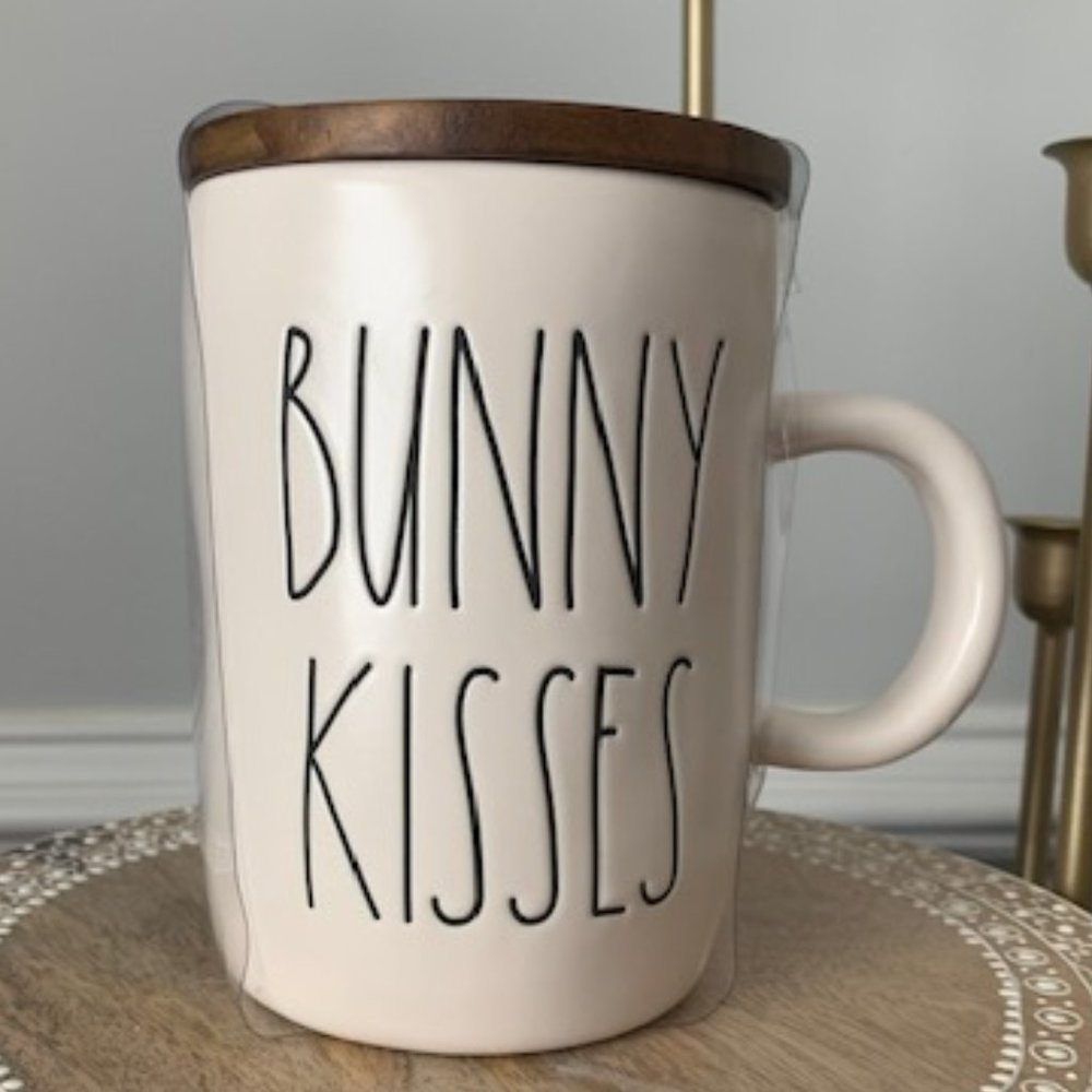 Rae Dunn, "BUNNY KISSES" mug w/coaster